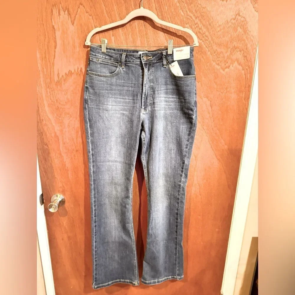 NWT Wrangler‎ High Rise Bold Boot size 12